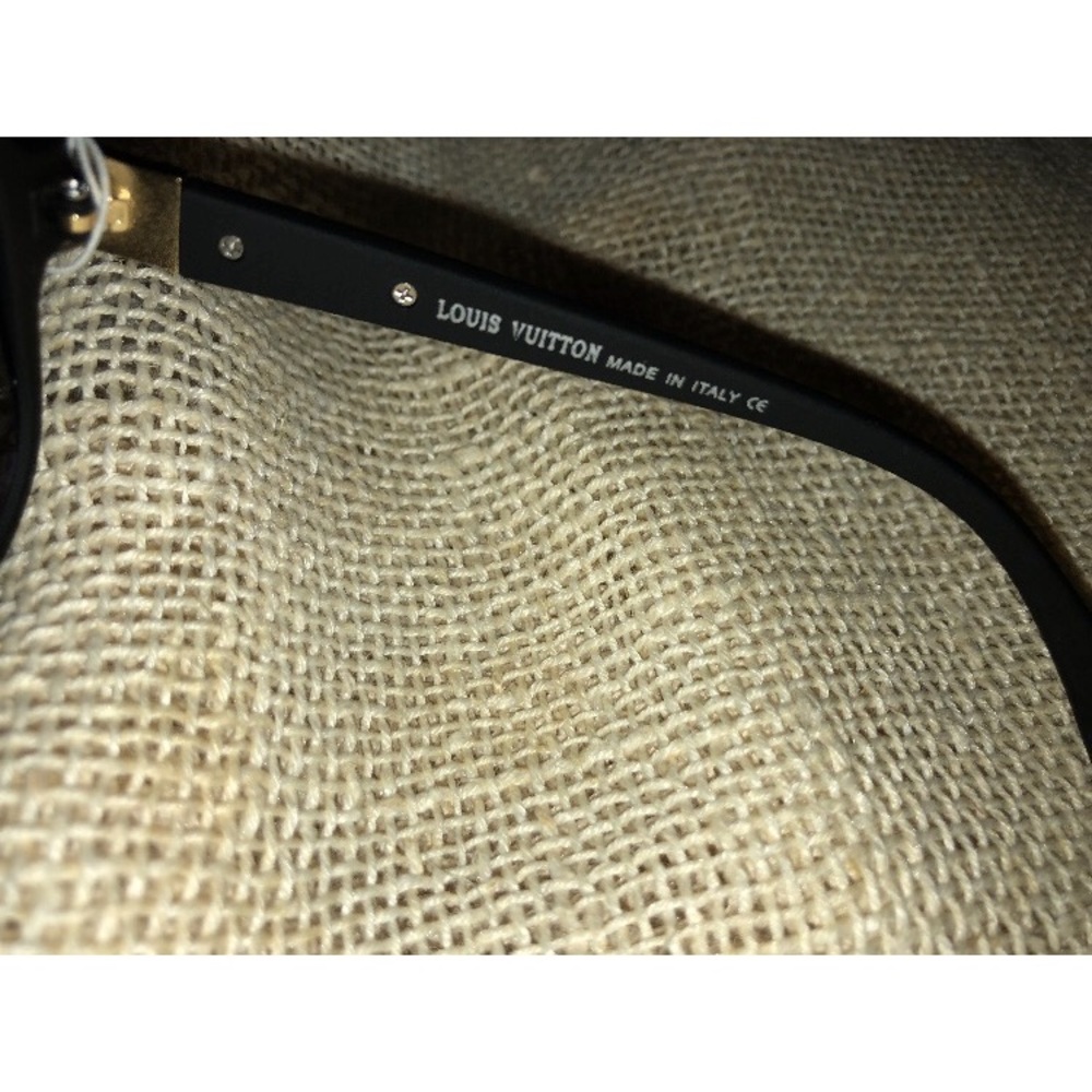 Sunglasses - Picture 2 of 5